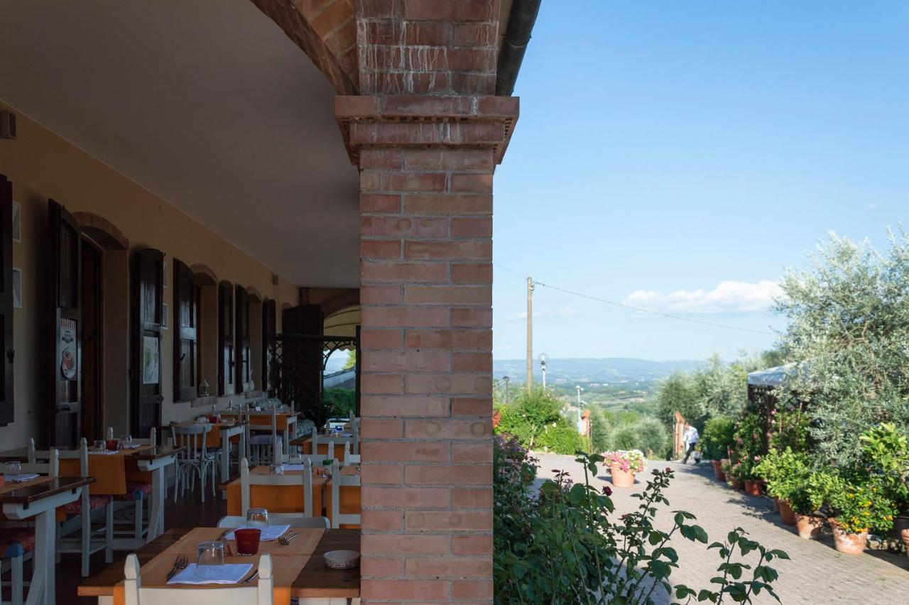 Affittacamere Leonetto San Gimignano Bagian luar foto